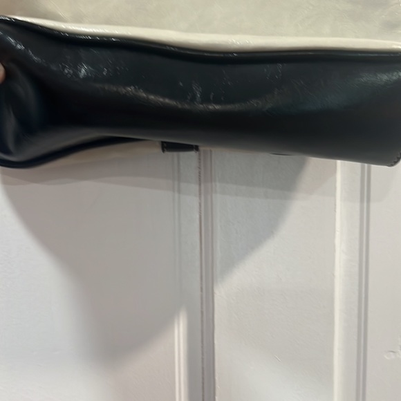 Vintage bag with gold accents excellent condition see pictures - Picture 5 of 7